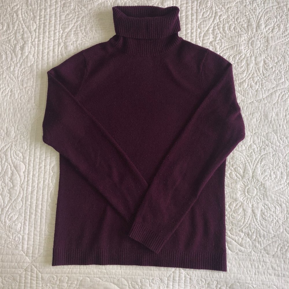 LL Bean cashmere turtleneck mulberry small
